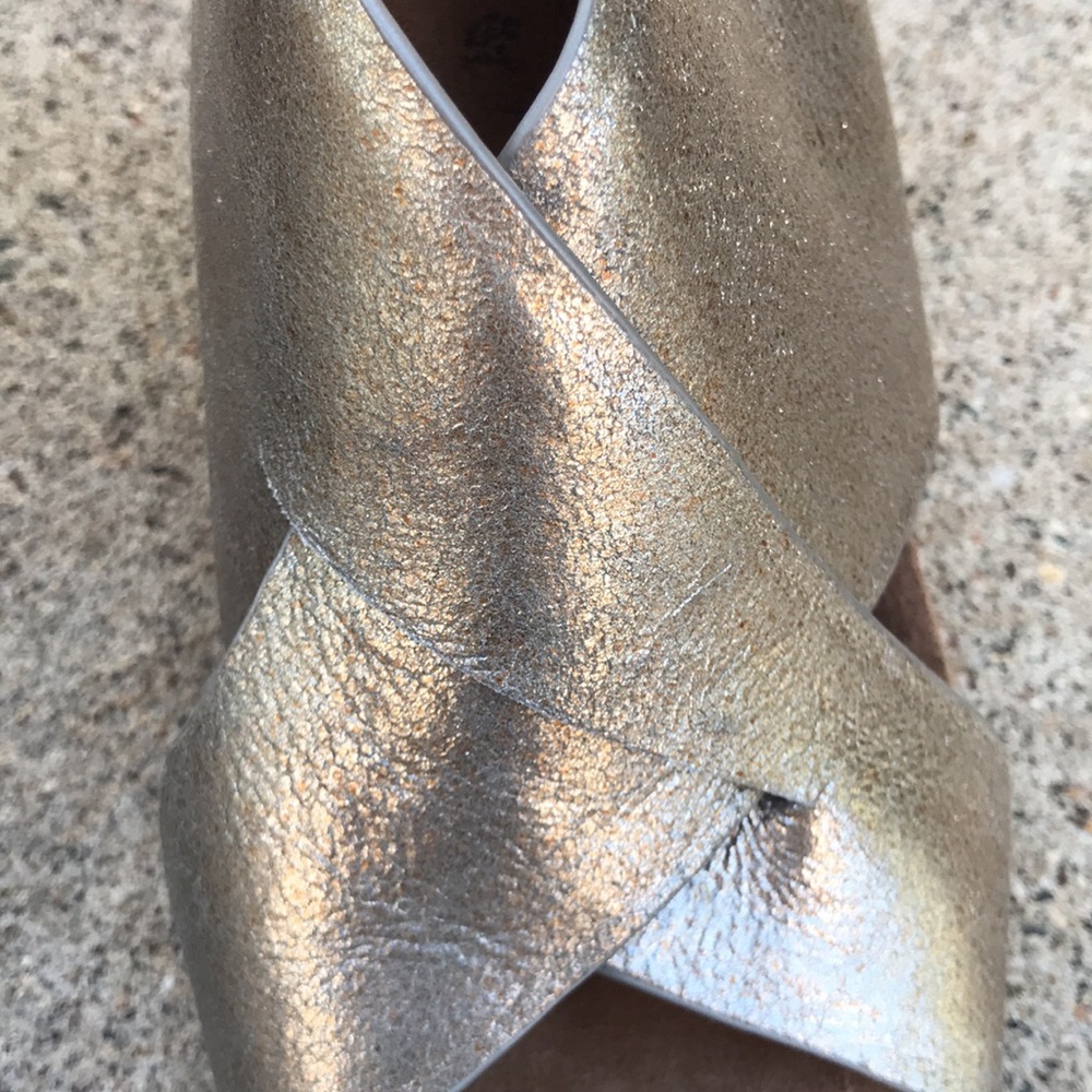 🌸Sofft Cambria Gold Metallic heels 🌸 - Picture 12 of 13